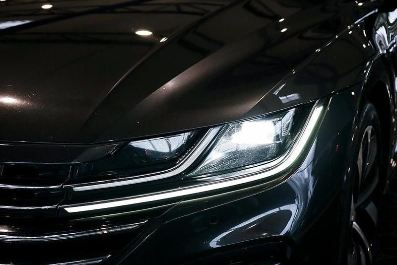 Begagnad VW Arteon R-line 200 HK (147 kW) 2021 Grå Kombi