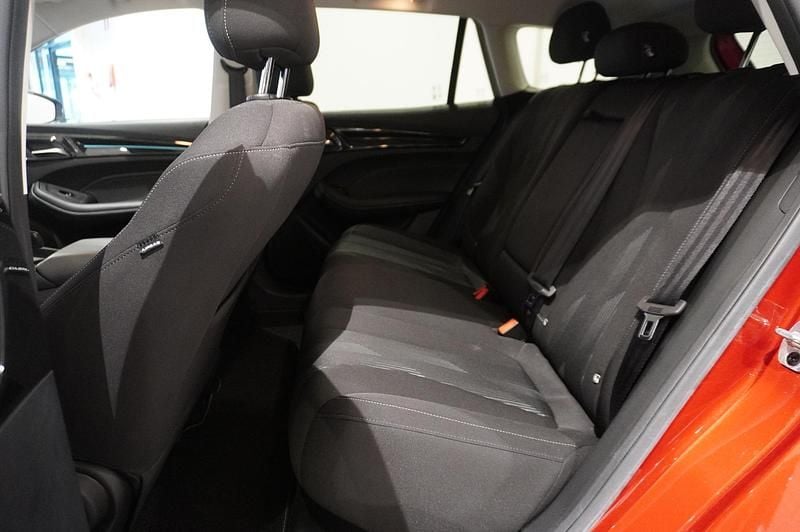 Begagnad MG MG5 EV Comfort 130 kW (177 HK) 2022 Röd Kombi