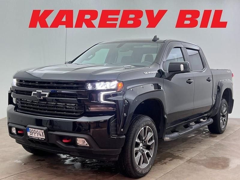 Svart Begagnad 2021 Chevrolet Silverado Pickup | 749 900 kr (Marknadspris) - Bild 1/2