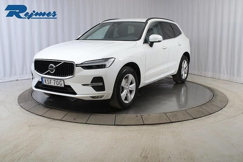 Begagnad Volvo XC60 Core 197 HK (144 kW) 2023 Crystal vit metallic SUV