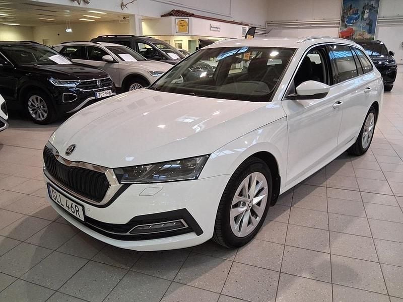 Candy white Begagnad 2024 Skoda Octavia Kombi | 244 900 kr (Superpris) - Bild 1/4