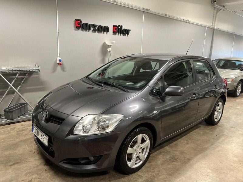 Grå Begagnad 2007 Toyota Auris Halvkombi | 38 500 kr (Marknadspris) - Bild 1/4