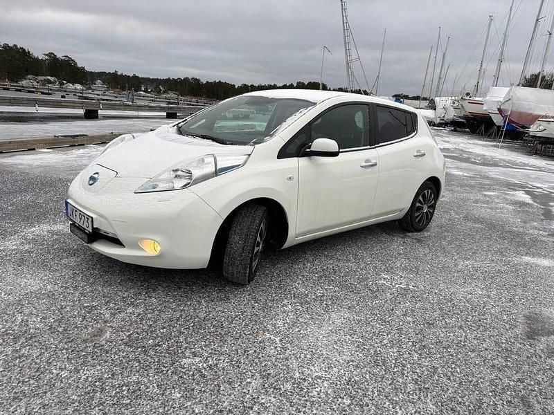 Begagnad 2016 Nissan Leaf Halvkombi | 82 000 kr (Marknadspris) - Bild 1/4