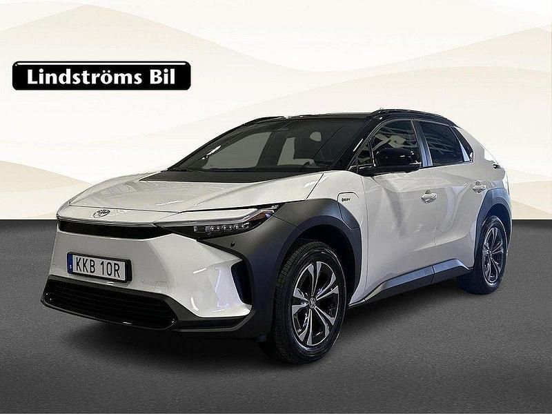Vit Begagnad 2024 Toyota bZ4X Edition SUV | 509 900 kr - Bild 1/4