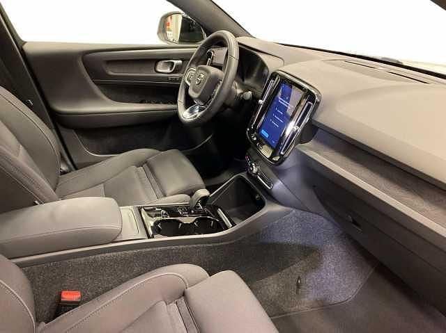 Begagnad Volvo C40 299 kW (407 HK) 2023 Vit SUV