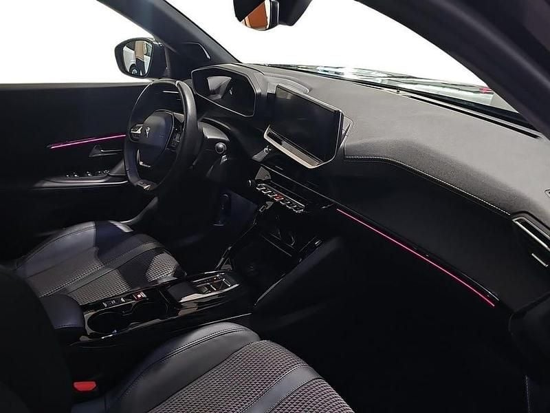 Begagnad Peugeot e-2008 GT 100 kW (137 HK) 2022 Svart SUV