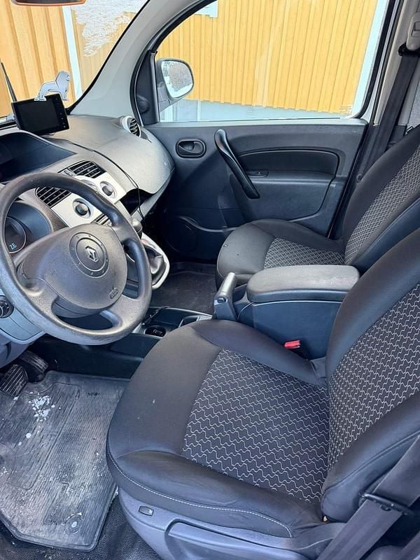 Begagnad Renault Kangoo 44 kW (60 HK) 2013 Minibuss
