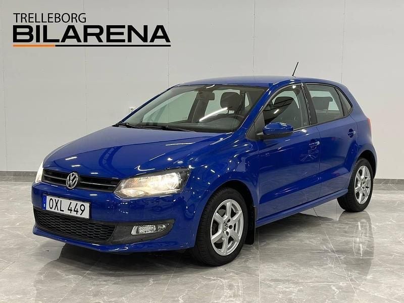 Blå Begagnad 2011 VW Polo Halvkombi | 69 900 kr (Marknadspris) - Bild 1/4