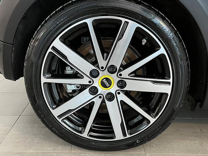 Begagnad Mini Cooper SE 135 kW (184 HK) 2023 Britsh racing grön Halvkombi