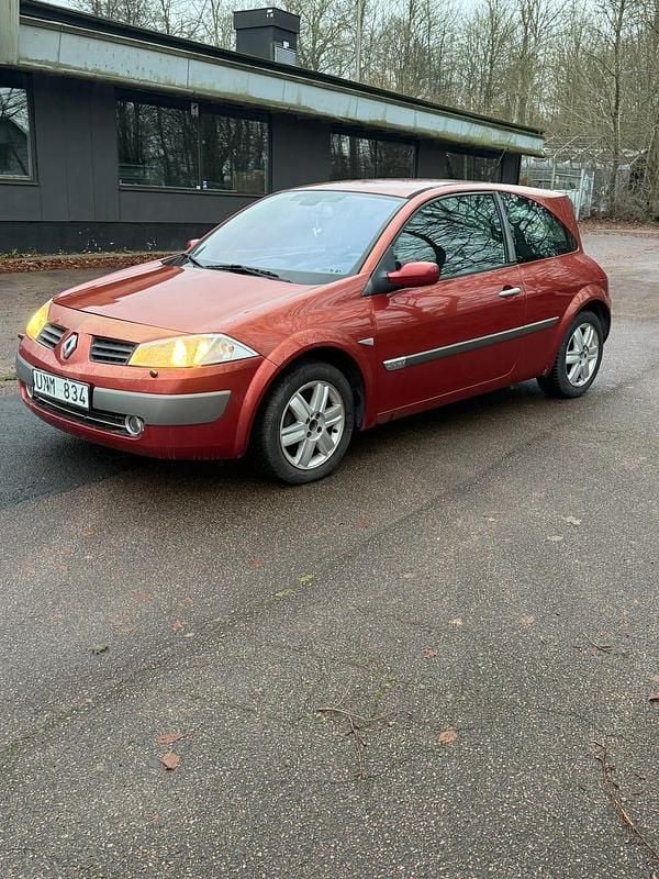 Begagnad 2003 Renault Mégane II Halvkombi | 14 500 kr (Lite dyr) - Bild 1/4