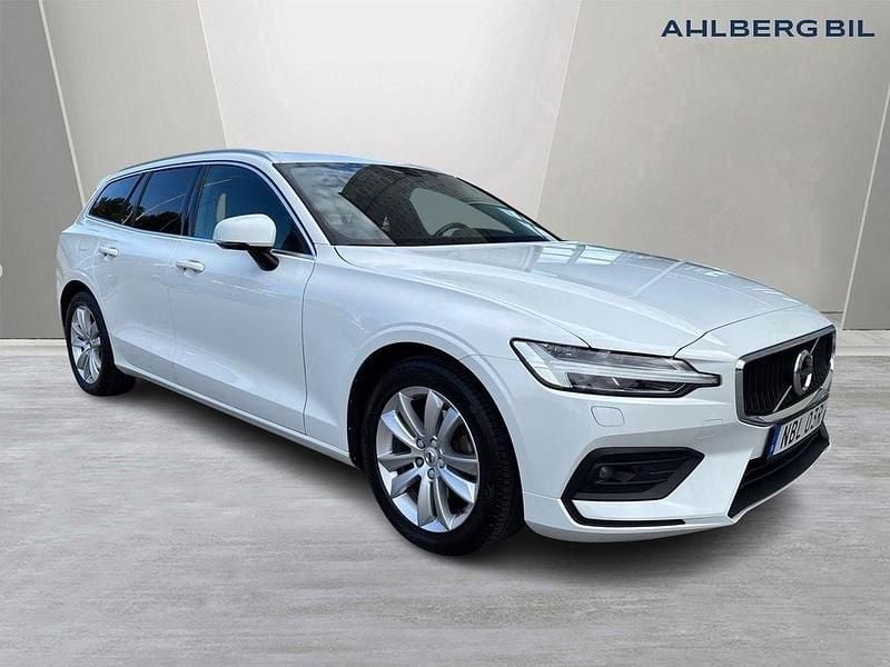 Vit Begagnad 2020 Volvo V60 Momentum Kombi | 239 500 kr (Marknadspris) - Bild 1/3