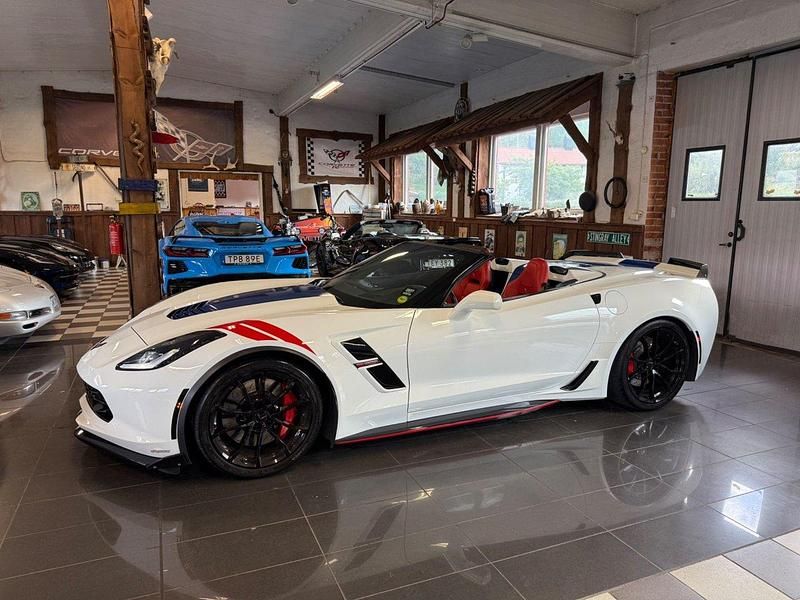 Vit Begagnad 2017 Chevrolet Corvette C7 Sport Cab | 949 000 kr - Bild 1/4