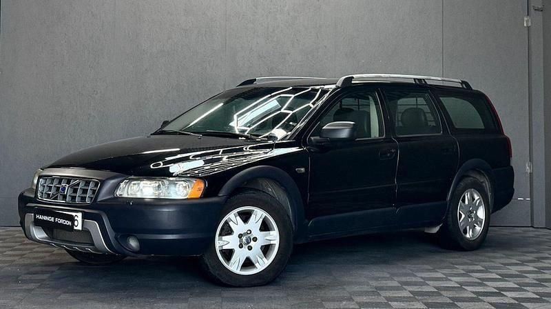 Svart Begagnad 2005 Volvo XC70 Momentum SUV | 49 900 kr (Lite dyr) - Bild 1/4