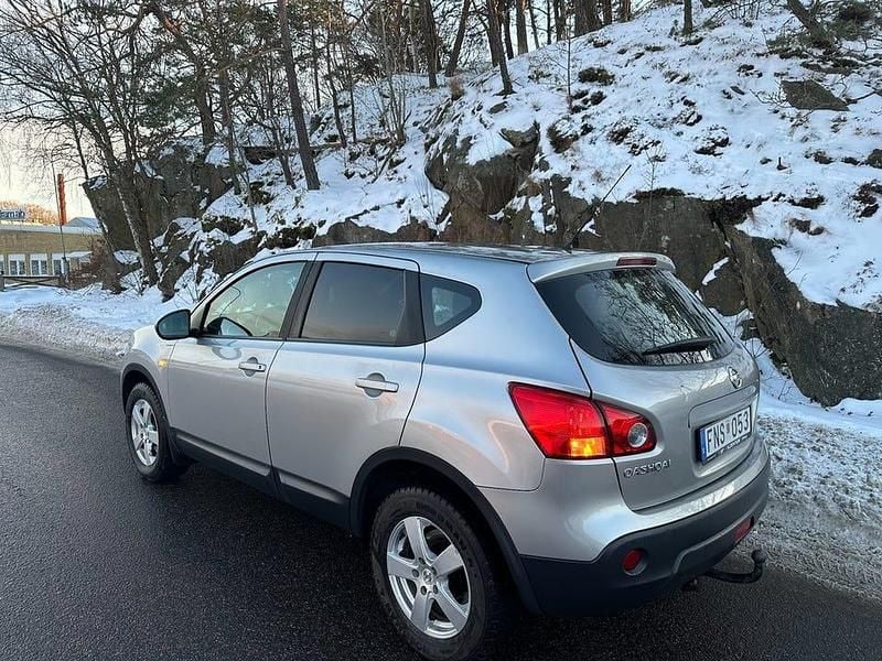 Begagnad Nissan Qashqai 114 HK (83 kW) 2007 Silver SUV