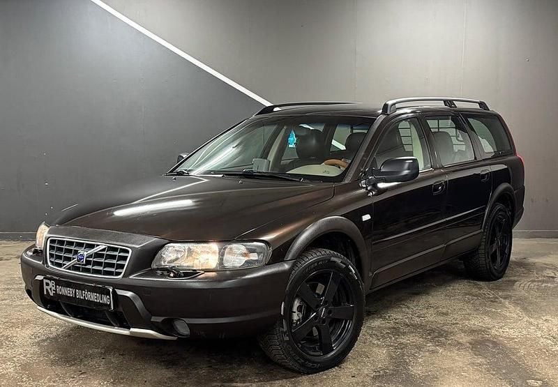 Brun Begagnad 2001 Volvo XC70 Kombi | 39 900 kr (Marknadspris) - Bild 1/4
