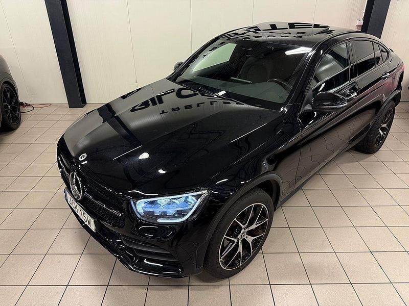 Begagnad Mercedes GLC300e 320 HK (235 kW) 2022 Svart Sportkupé