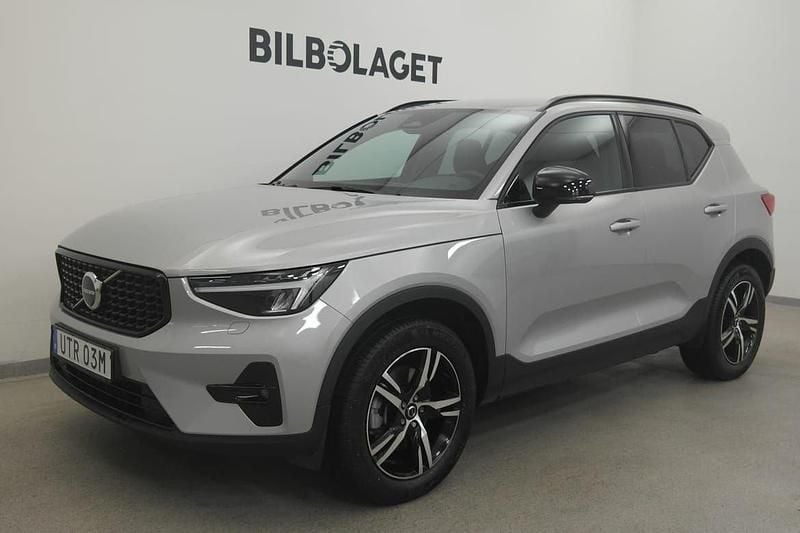 Silver Begagnad 2024 Volvo XC40 Plus SUV | 419 800 kr (Dyr) - Bild 1/4