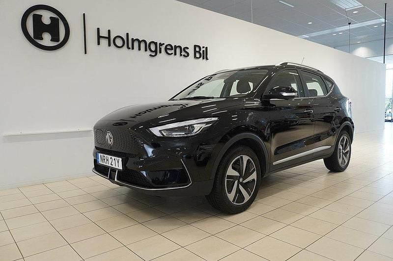 Svart Begagnad 2022 MG ZS Luxury Sedan | 239 900 kr (Superpris) - Bild 1/4