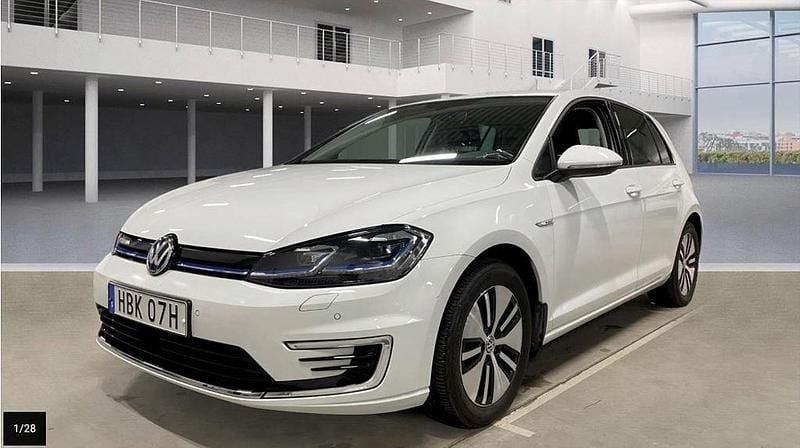 Vit Begagnad 2019 VW e-Golf Halvkombi | 199 800 kr (Marknadspris) - Bild 1/3