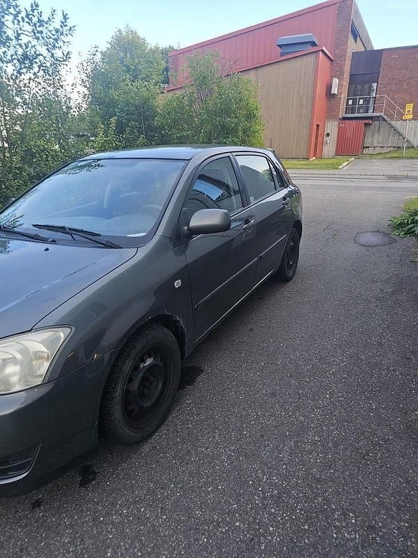 Begagnad Toyota Corolla 110 HK (80 kW) 2006