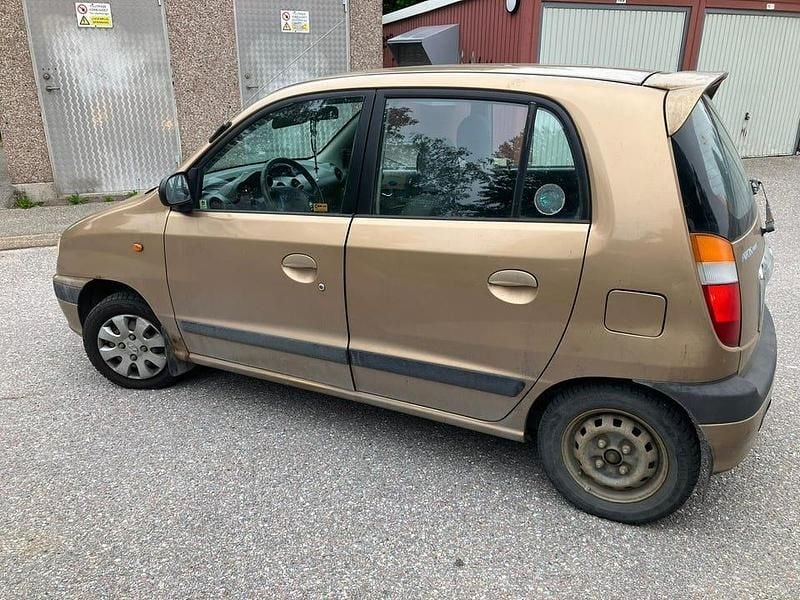 Begagnad 2000 Hyundai Atos Prime Halvkombi | 18 000 kr (Bra pris) - Bild 1/2
