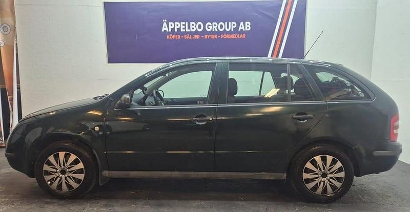 Begagnad Skoda Fabia 75 HK (55 kW) 2003 Mörkgrön Kombi