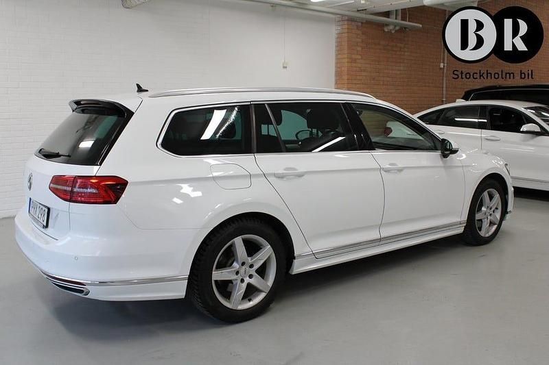 Begagnad VW Passat R-line 190 HK (139 kW) 2017 Vit Kombi