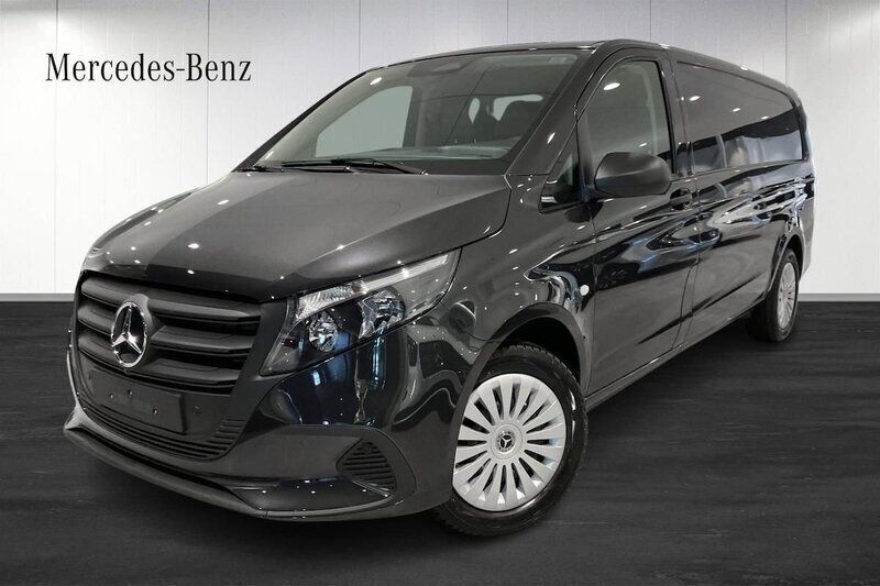 Mörkgrå (black) Ny 2024 Mercedes Vito Minibuss | 557 375 kr (Dyr) - Bild 1/4