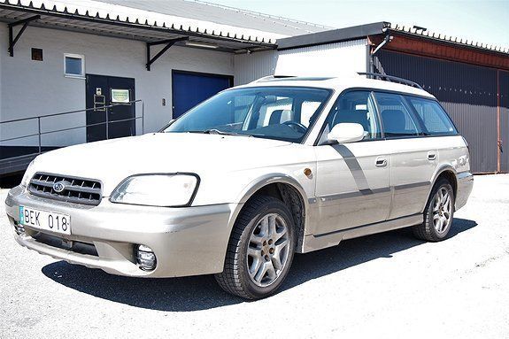 Beige Begagnad 1999 Subaru Legacy Kombi | 24 900 kr - Bild 1/4