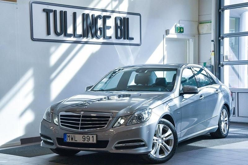 Silver Begagnad 2012 Mercedes E220 Avantgarde Sedan | 139 900 kr (Bra pris) - Bild 1/4