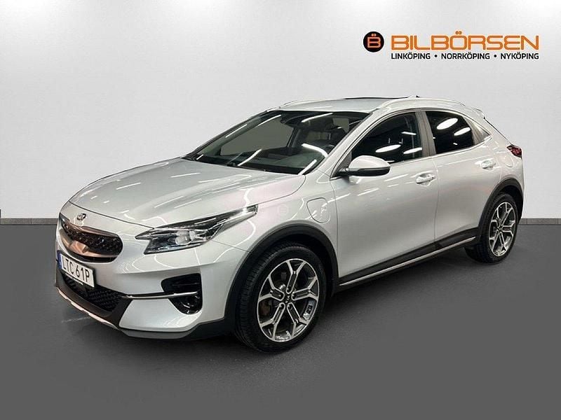 Grå Begagnad 2021 Kia XCeed Advance SUV | 219 900 kr (Marknadspris) - Bild 1/4