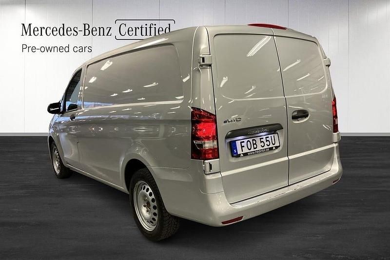 Begagnad Mercedes e-Vito 85 kW (116 HK) 2022 Silver Minibuss