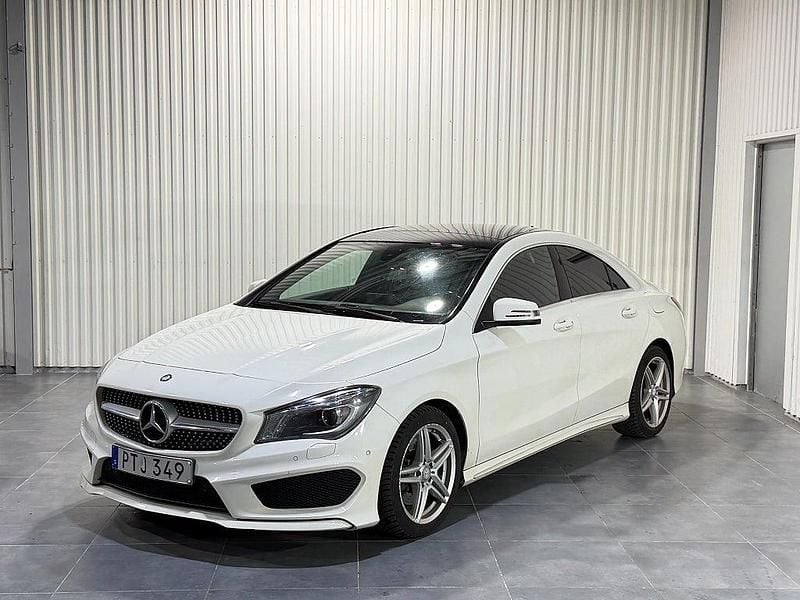 Vit Begagnad 2015 Mercedes CLA220 AMG Sedan | 159 900 kr (Bra pris) - Bild 1/4