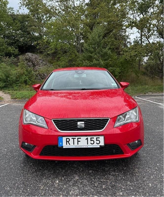 Röd Begagnad 2014 Seat Leon Style Halvkombi | 85 000 kr (Marknadspris) - Bild 1/4
