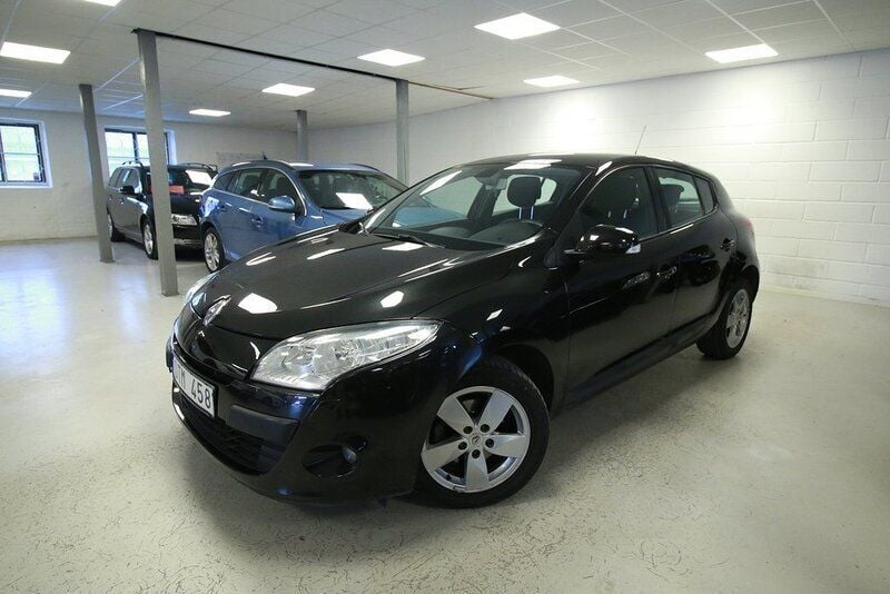 Svart Begagnad 2008 Renault Mégane III Halvkombi | 49 800 kr (Marknadspris) - Bild 1/4