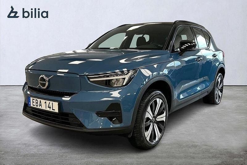 Blå Begagnad 2022 Volvo XC40 Core SUV | 334 900 kr - Bild 1/3