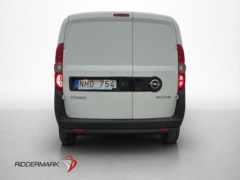 Begagnad Opel Combo 90 HK (66 kW) 2013 Vit Minibuss