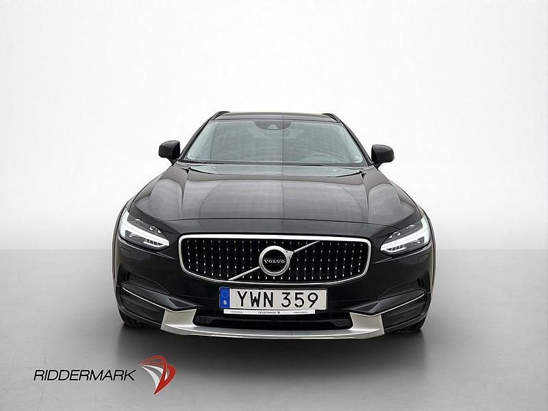 Begagnad Volvo V90 CC 190 HK (139 kW) 2017 Svart Kombi