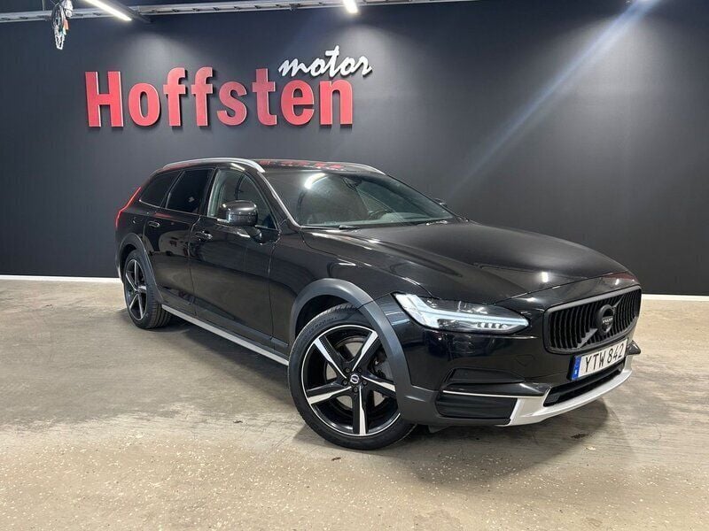 Svart Begagnad 2018 Volvo V90 CC Kombi | 219 900 kr (Marknadspris) - Bild 1/4