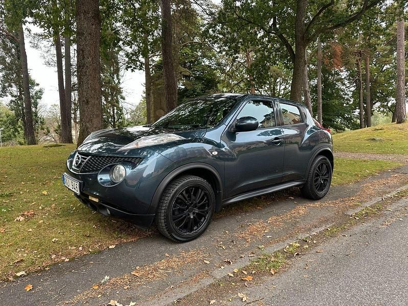 Mörkblå (blå) Begagnad 2013 Nissan Juke Tekna SUV | 74 900 kr (Lite dyr) - Bild 1/4