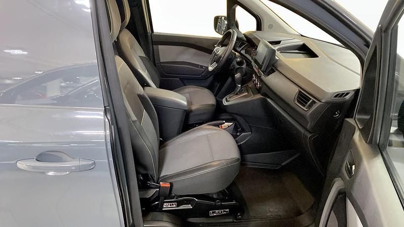 Begagnad Renault Kangoo 131 HK (96 kW) 2023 Grå Minibuss