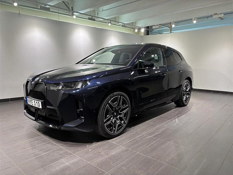 Okänd Begagnad 2025 BMW iX Efficient Dynamics SUV | 1 049 500 kr - Bild 1/4