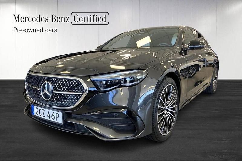 Grå Begagnad 2024 Mercedes E300 AMG line Sedan | 699 000 kr - Bild 1/4