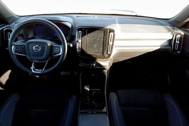 Begagnad Volvo XC40 Plus 172 kW (234 HK) 2022 Vit SUV