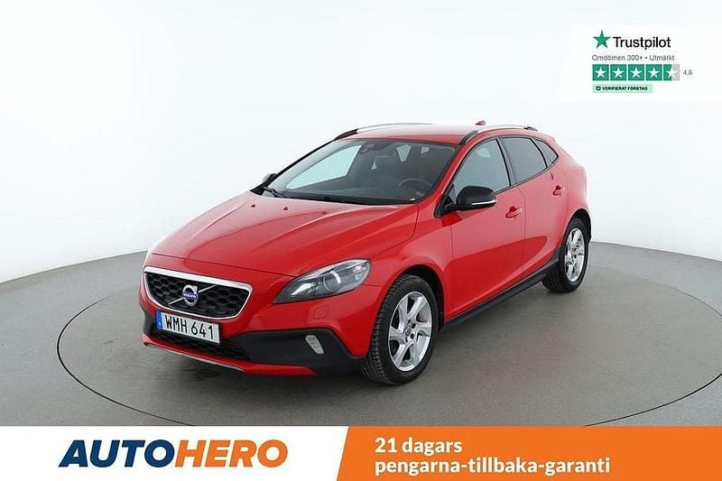 Röd Begagnad 2014 Volvo V40 CC Summum Kombi | 124 000 kr (Marknadspris) - Bild 1/4