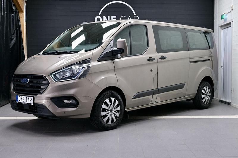 Grå Begagnad 2019 Ford Transit Custom Kombi | 279 800 kr - Bild 1/4