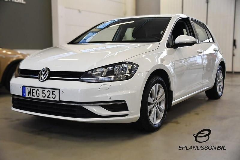 Vit Begagnad 2018 VW Golf VII Halvkombi | 149 900 kr (Lite dyr) - Bild 1/4