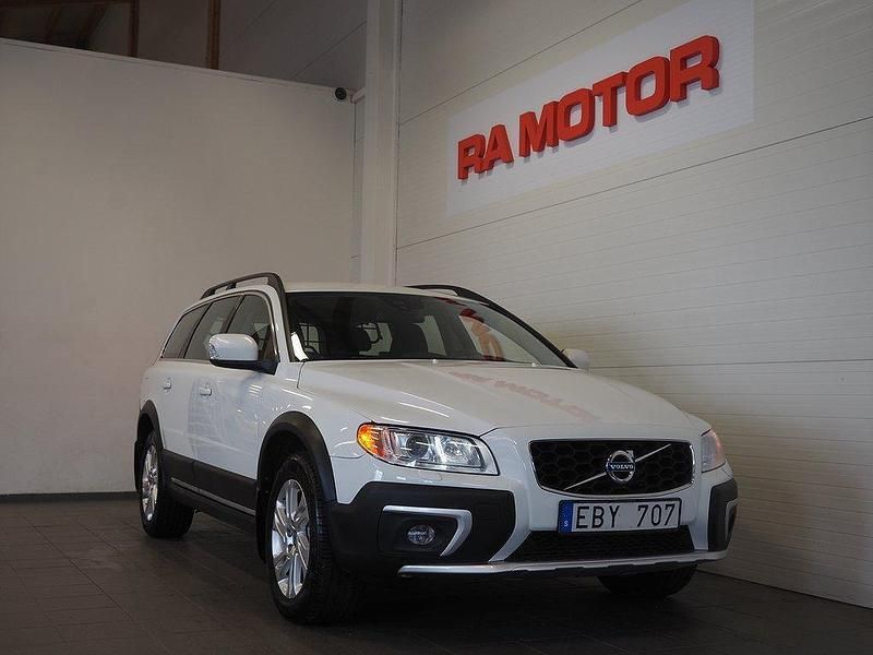 Vit Begagnad 2013 Volvo XC70 Momentum SUV | 209 900 kr (Lite dyr) - Bild 1/4