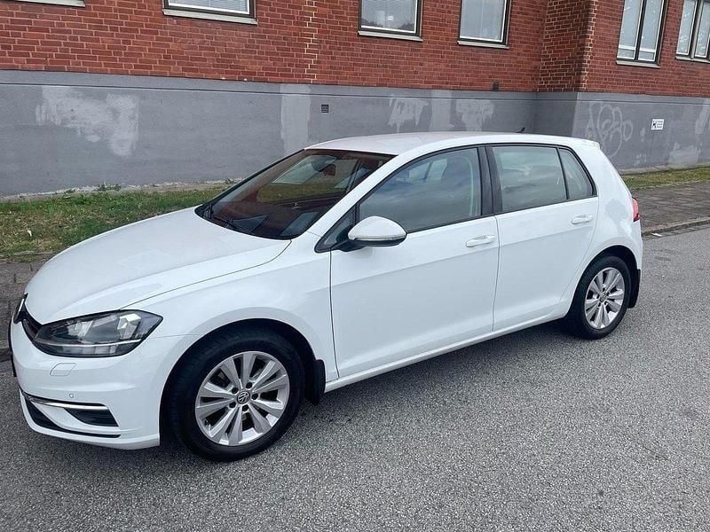 Vit Begagnad 2019 VW Golf VII Halvkombi | 167 000 kr (Marknadspris) - Bild 1/4