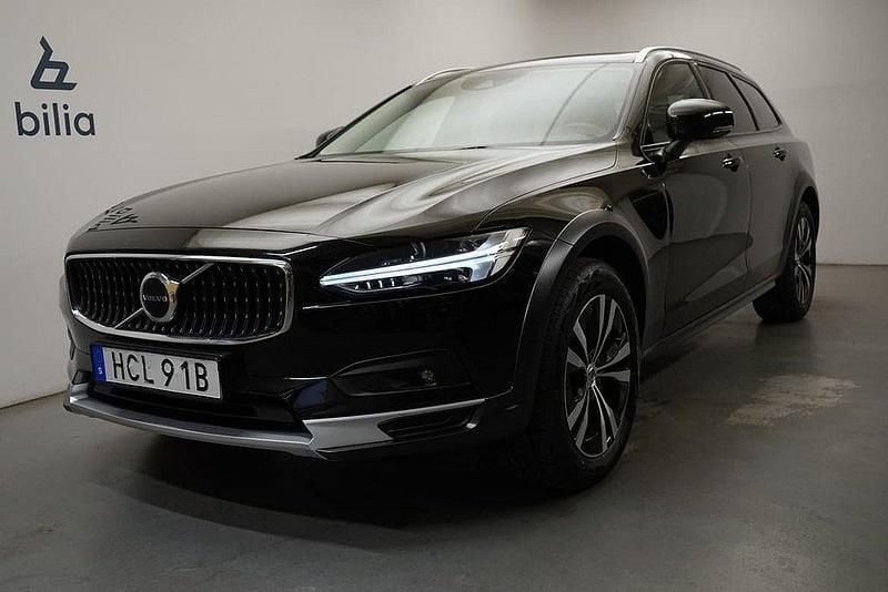 Svart Begagnad 2021 Volvo V90 CC SE Kombi | 344 900 kr (Marknadspris) - Bild 1/3